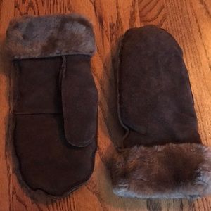 Brown suede-leather, soft fur lined mittens.